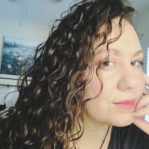 Meet your Posher, Carolyn